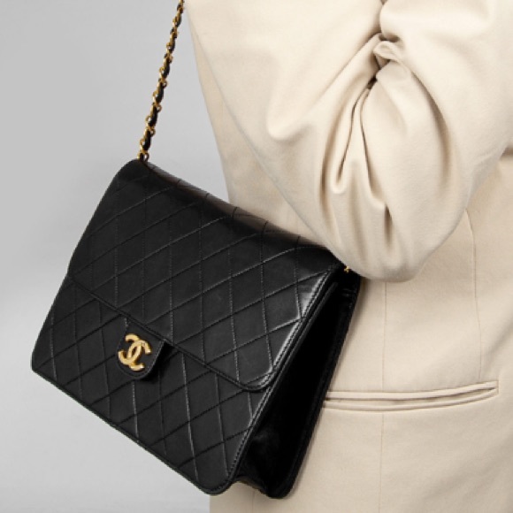 CHANEL Handbags - ✨AUTH CHANEL QUILTED FLAP BAG